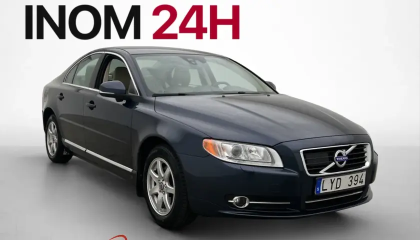 Mörkblå Volvo S80, en bil som kan vara en dröm att äga, men som ibland kan ge ett volvo s80 problem. Hemleverans inom 24h.