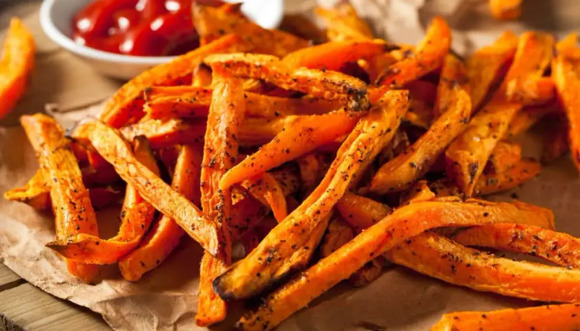 Chrupiące frytki z batata na każdą okazję? Porady jak je zrobić teraz