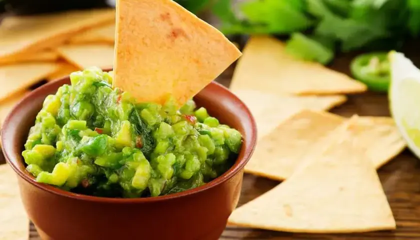 Jak zrobić guacamole do nachos - prosta receptura na pyszną przekąskę