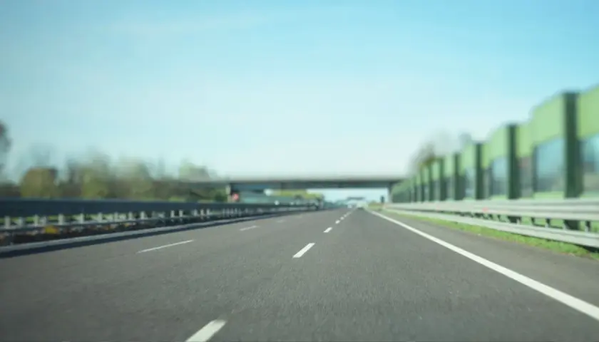 Autostrada w Czechach, droga do celu. Dowiedz się, jak zapłacić za autostradę w Czechach, by podróż była bezproblemowa.