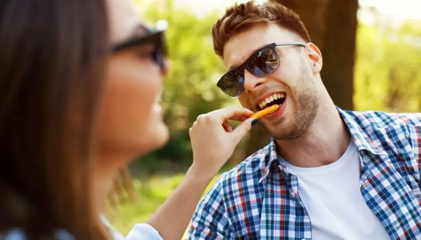 Ile kalorii ma porcja frytek? Sprawdź, co naprawdę jesz!