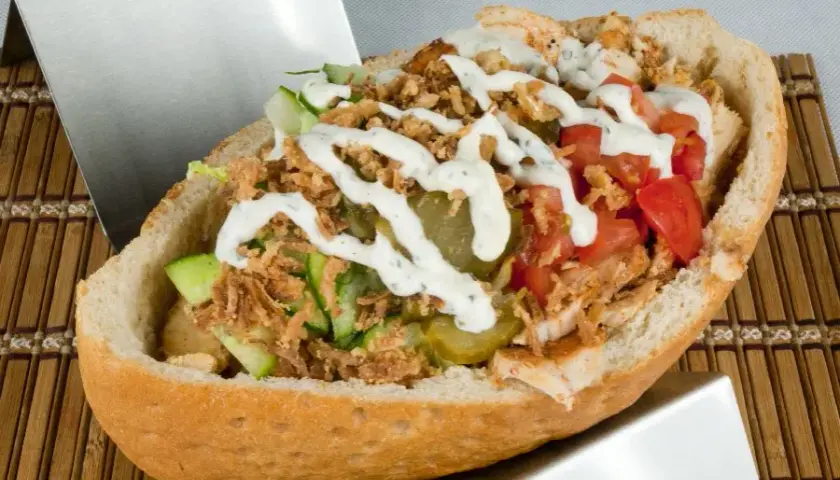 Ile kalorii ma kebab? Zaskakujące różnice w kaloryczności!