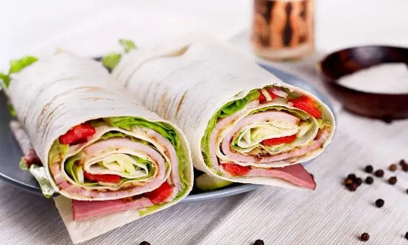Placki tortilla z czym? 15 pysznych nadzień na każdą okazję