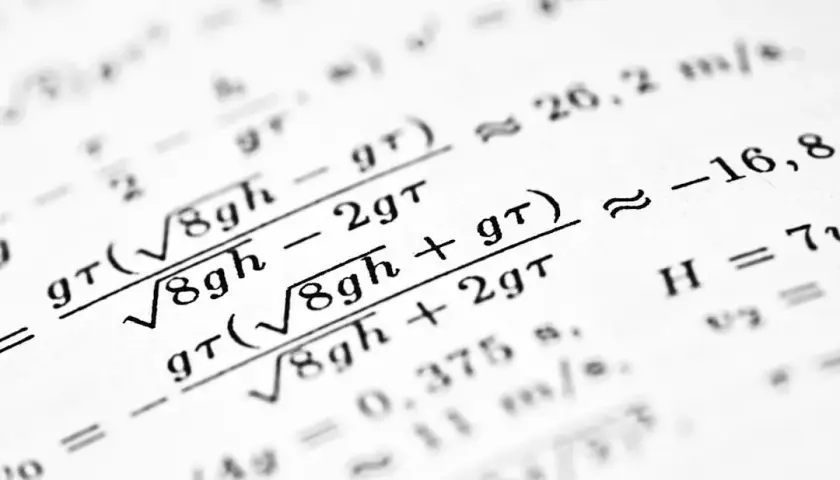 Matematyka na studiach wyższych: czego uczelnie oczekują i jak się przygotować