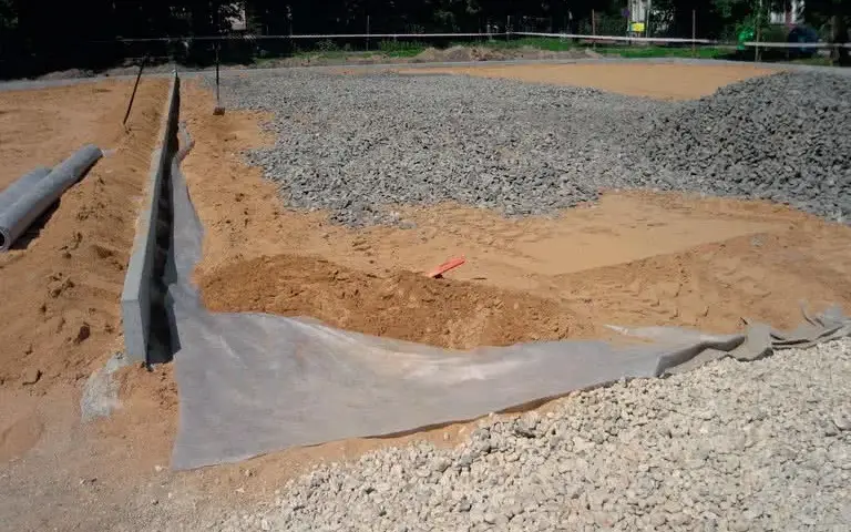 Jak wylać beton na podjazd - uniknij najczęstszych błędów i kosztów