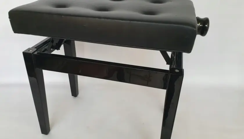  Stołek do pianina - krzesło dla pianisty, wygoda i styl