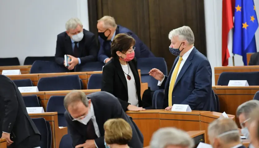 Dwie "Piątki Kaczyńskiego": Jak je rozróżnić? Pełne wyjaśnienie