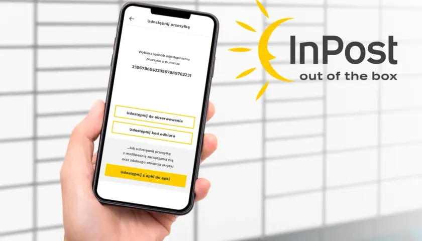 Dłoń trzyma smartfon z aplikacją InPost. Na ekranie opcje udostępniania przesyłki, np. "Udostępnij z apki do apki".