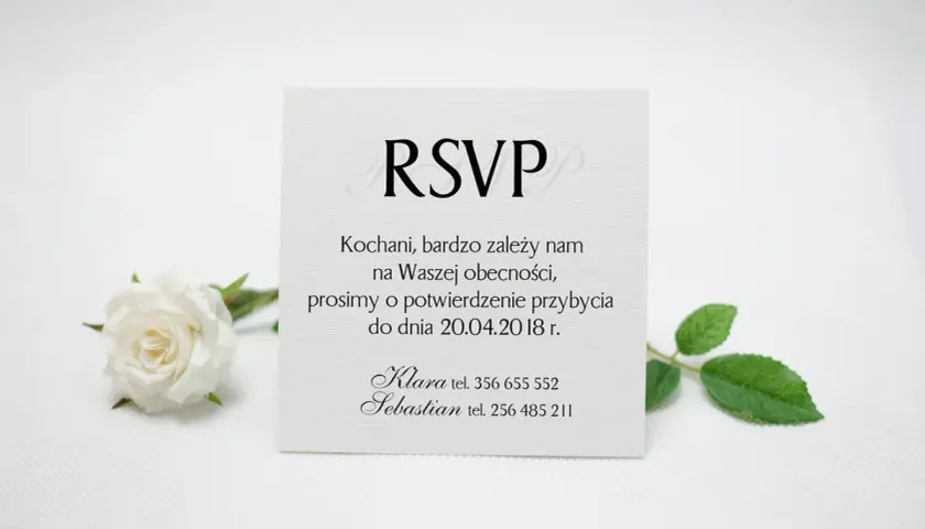 Jak zaprosić rodziców na ślub? Pomysły, teksty, etykieta.