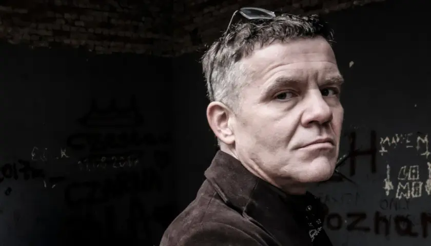 Aktor alkoholik: historie walki i nadziei w świecie show-biznesu