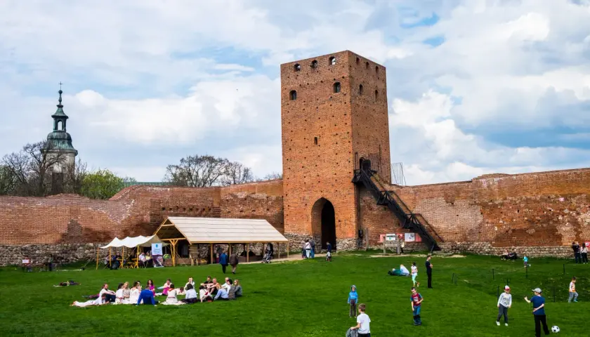 Co zwiedzić w okolicach Warszawy? Gotowy plan na weekend!