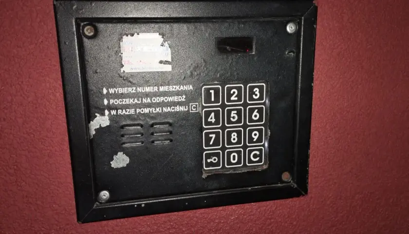 Samodzielna wymiana unifonu 2-przewodowego: poradnik krok po kroku