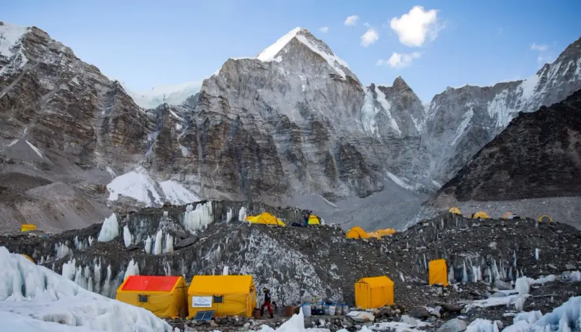 Mount Everest: 8848 m n.p.m. i tajemnice. Czy to naprawdę najwyższa góra?