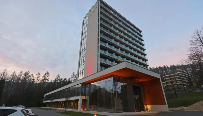 Nowoczesny hotel Pieniny Grand w Szczawnicy. Wiele pozytywnych opinii o tym miejscu.