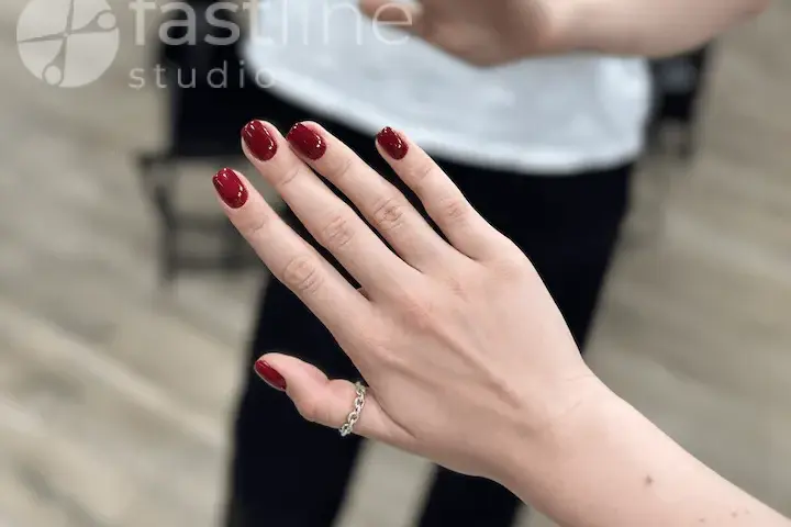 Ile kosztuje manicure żelowy? Cennik, czynniki i oszczędności!
