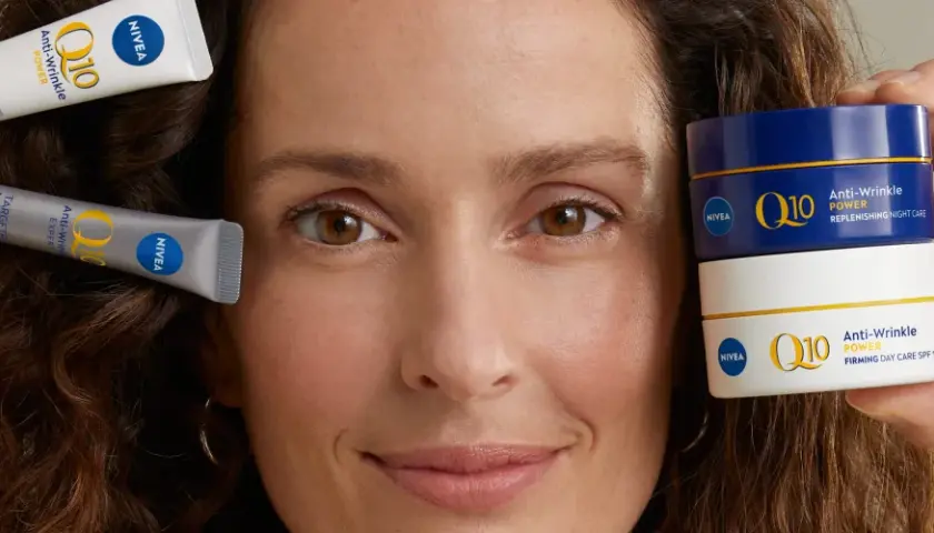 Scopri come togliere le rughe dal viso con i prodotti Nivea Q10: contorno occhi, filler e creme giorno/notte per una pelle visibilmente più giovane.