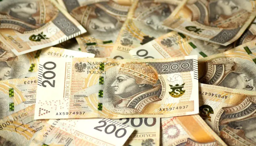 Sennik pieniądze i banknoty: Co oznacza gdy widzisz je we śnie
