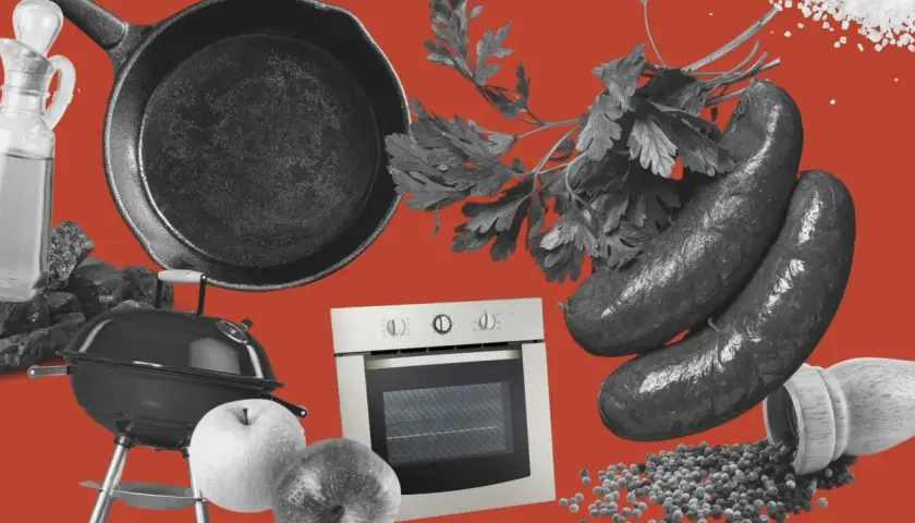 Préparation pour la cuisson du boudin noir : poêle, four, barbecue, herbes, épices et pommes.