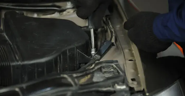 Gdzie jest filtr powietrza w BMW E87? Oto wszystko, co musisz wiedzieć