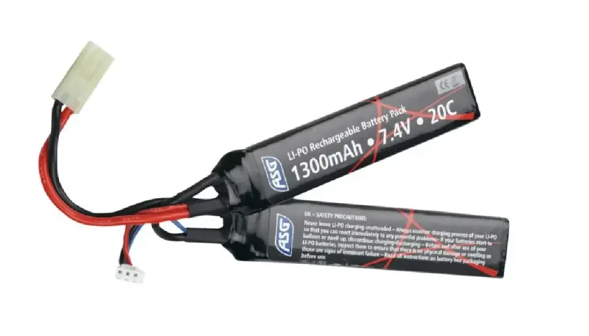 Dwie baterie do asg 7.4V 1300mAh z przewodami i wtyczkami.