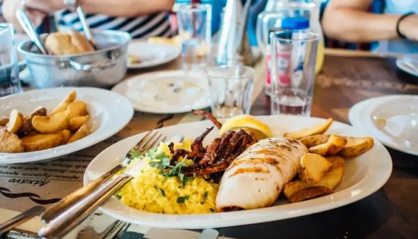 Gdzie zjeść w Grzybowie? Odkryj najlepsze restauracje i smaki
