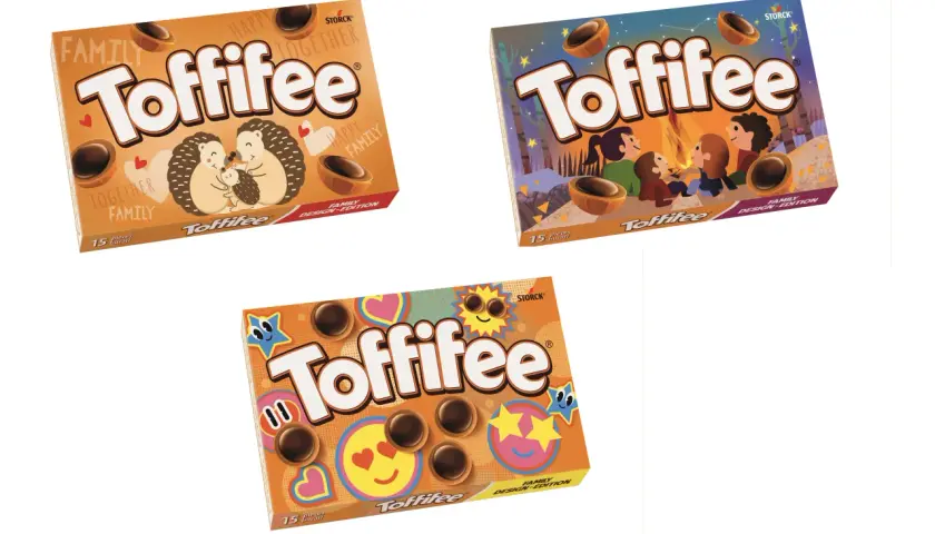 Trzy opakowania Toffifee z różnymi grafikami: jeże, ognisko z ludźmi, emotikony.