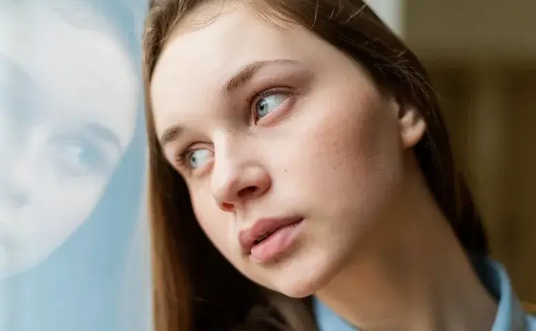 Syndrom Aspergera: objawy u dorosłych, które mogą Cię zaskoczyć