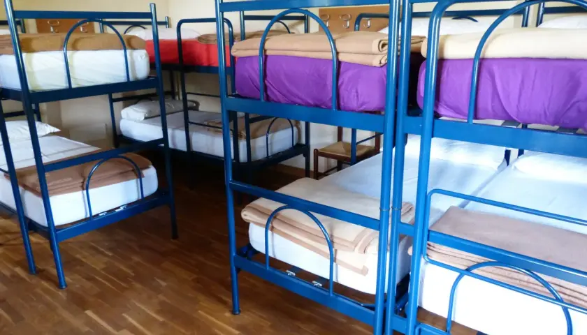 Gdzie szukać tanich noclegów, aby nie przepłacać za podróż?
