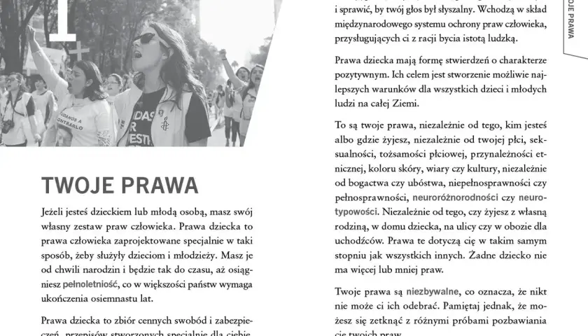 Grupa młodych ludzi na demonstracji, z hasłem "TWOJE PRAWA". To grafik pracy o prawach dziecka.