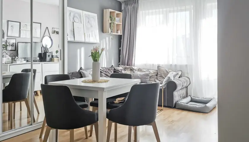 Wydzielenie jadalni w salonie: Moje sprawdzone sposoby i porady