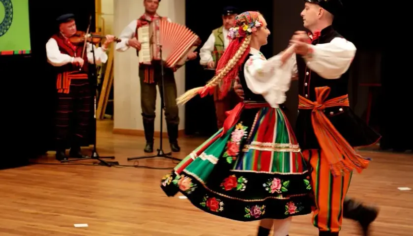 Oberek taniec: tempo i cechy tradycyjnego oberka