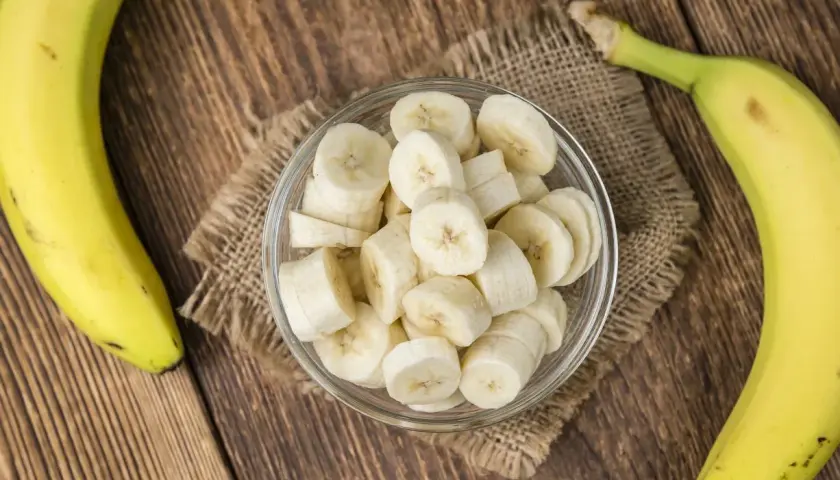 Banan przed czy po treningu? Odkryj, co przynosi lepsze efekty