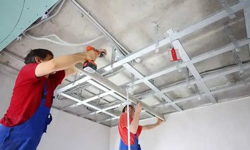 Jaki jest koszt montażu sufitu podwieszanego?