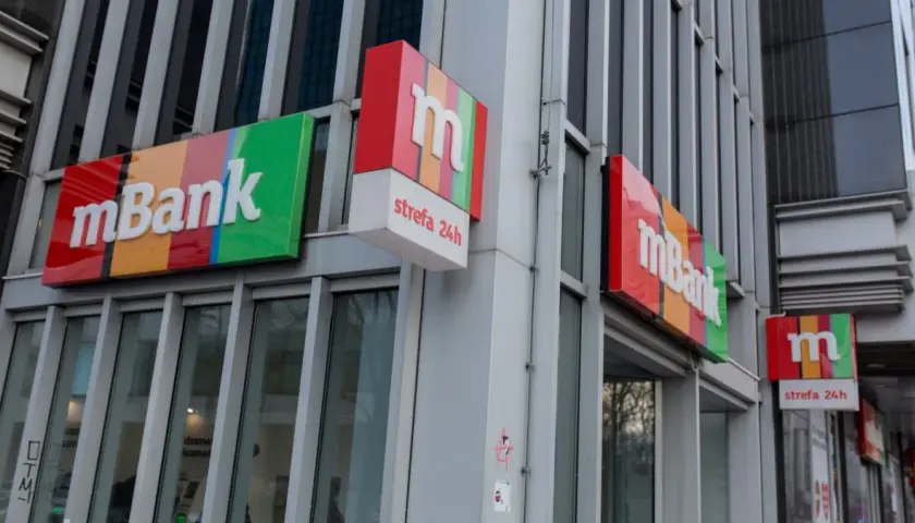 Wypłaty z mBanku: za darmo i najtaniej. Jak uniknąć prowizji?