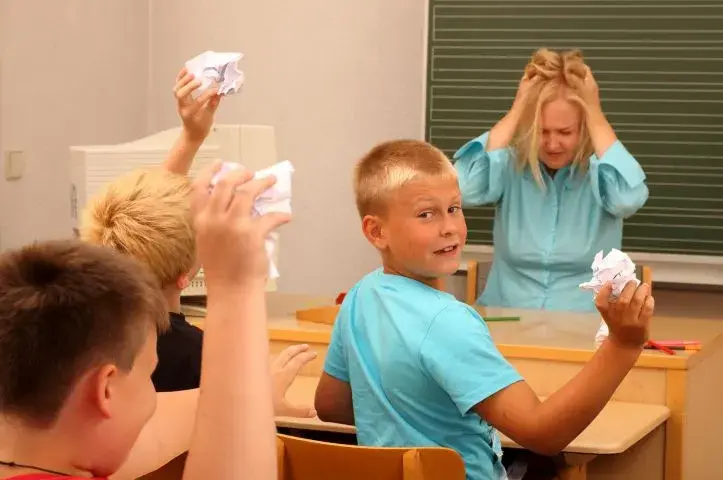 Czy pedagog szkolny może być wychowawcą klasy? Sprawdź ważne informacje