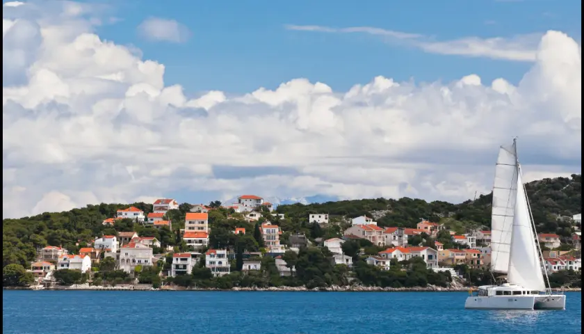 Čiovo: Wakacje w Chorwacji? Twój przewodnik po plażach i atrakcjach!