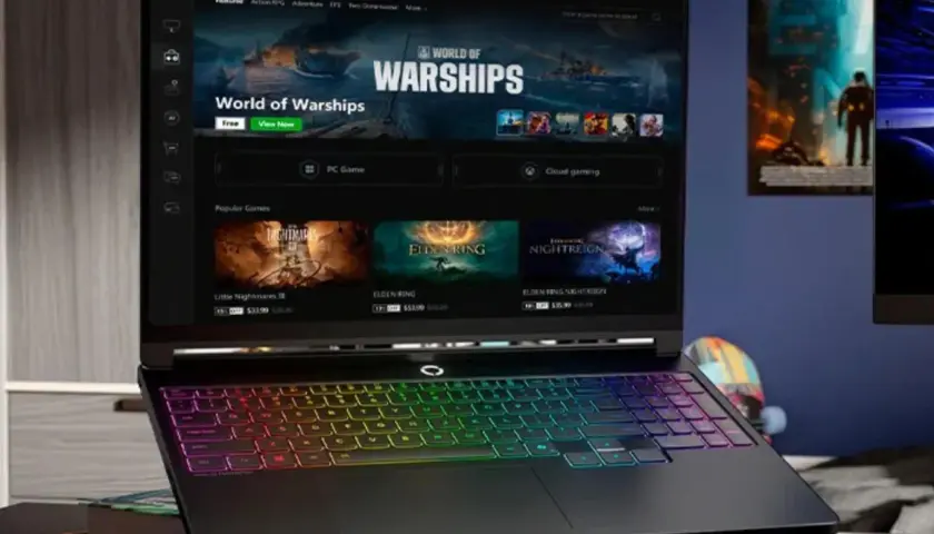 Gaming-Laptop mit beleuchteter Tastatur, zeigt "World of Warships" im Game Store. Ein Intel Panther Lake Prozessor sorgt für flüssiges Gameplay.