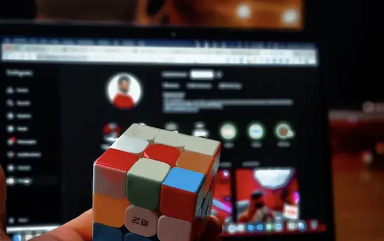 Opodatkowanie donejtów, streamingu i zarobków z platform internetowych. Kiedy wpłata od widza staje się przychodem?