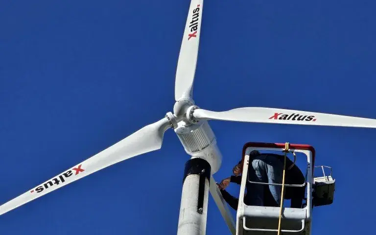 Ile kosztuje elektrownia wiatrowa? Sprawdź ceny i ukryte koszty