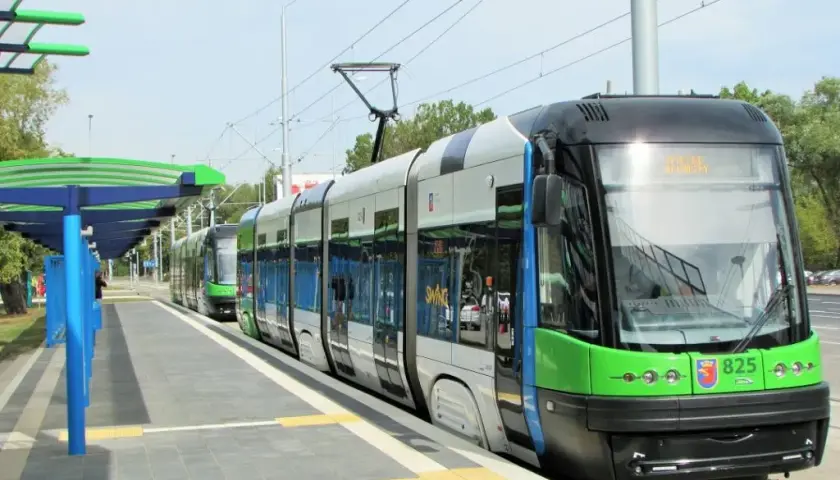 Kto może jeździć za darmo komunikacją miejską w Szczecinie? Sprawdź!