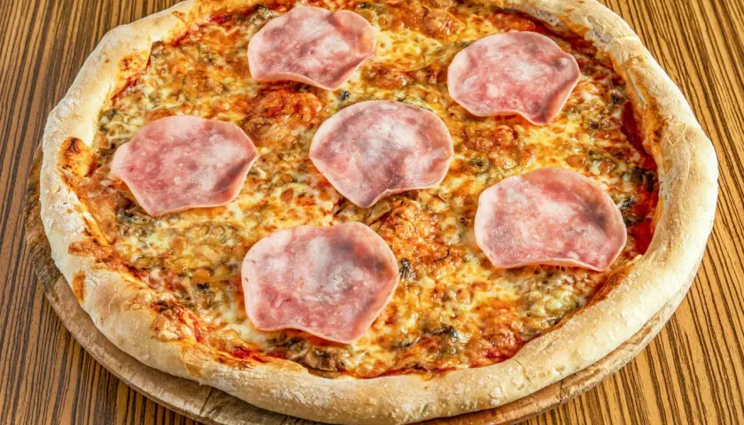 Ile osób najedzie się pizzą 30 cm? Odkryj idealne proporcje