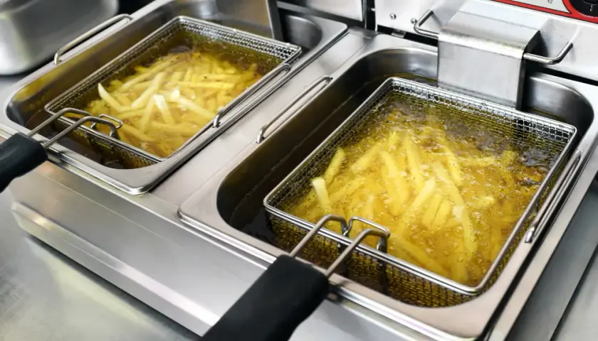 Na czym smażyć frytki? Odkryj najlepsze oleje do perfekcyjnego smażenia