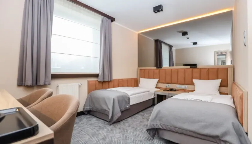 Gdzie rezerwować noclegi? Porady eksperta: Oszczędzaj i unikaj pułapek!