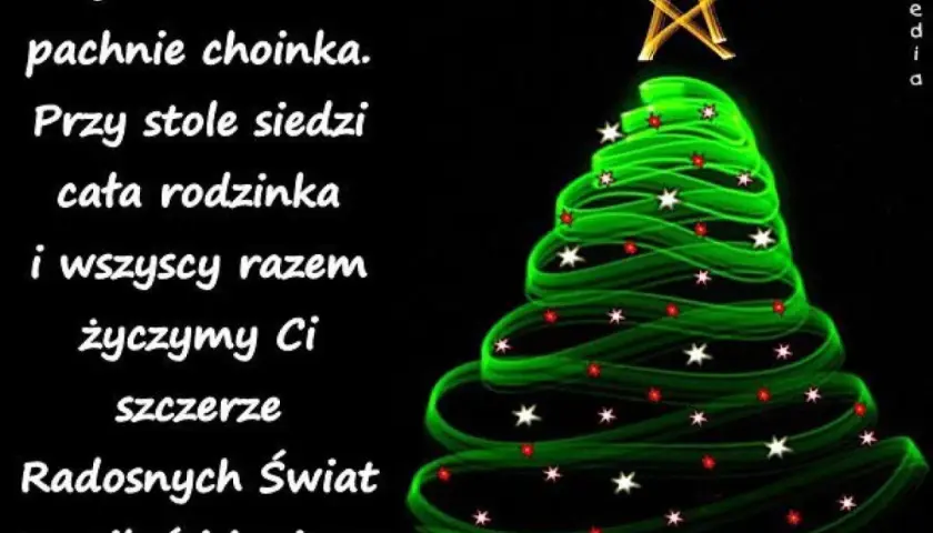 Choinka świeci, rodzina przy stole. Składamy szczere życzenia bożonarodzeniowe w miłości i wierze.
