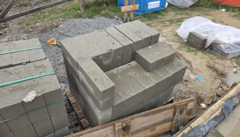 Jakie bloczki na fundament B15 czy B20 - wybierz najlepiej dla swojego projektu