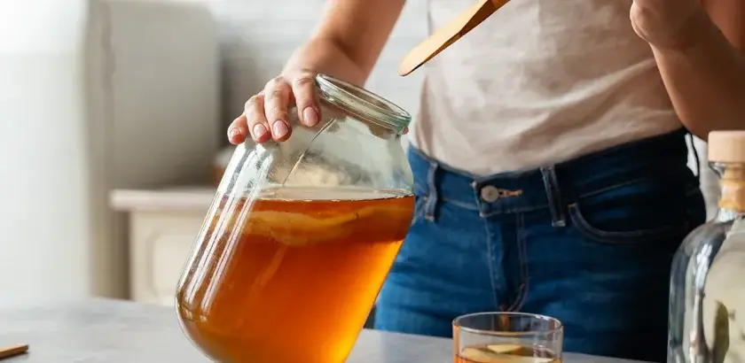 Kombucha napój: zdrowe właściwości i jak go przygotować w domu