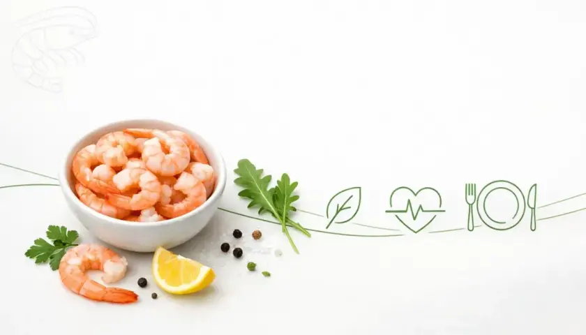 Miseczka krewetek, cytryna, rukola i przyprawy. Zdrowa dieta, niskie krewetki kcal.