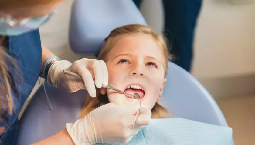 Co jest refundowane u dentysty? Sprawdź, co możesz zyskać na NFZ