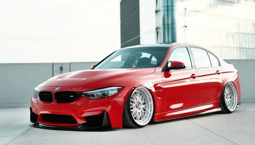 BMW M3 F80 - wyjątkowe osiągi i specyfikacja sportowego sedana