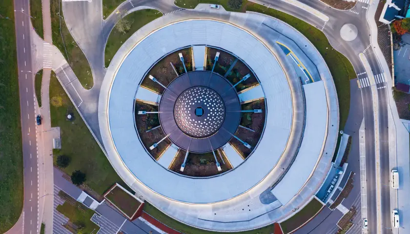 Flixbus Kielce: Gdzie odjeżdża? Stanowisko 10 i Dworzec UFO!